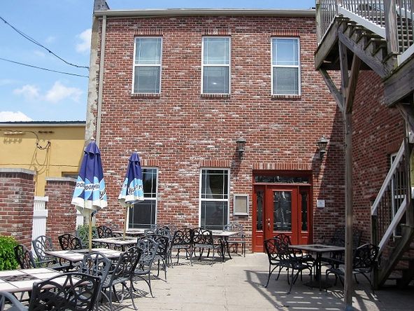208 S State St, Jerseyville, IL 62052